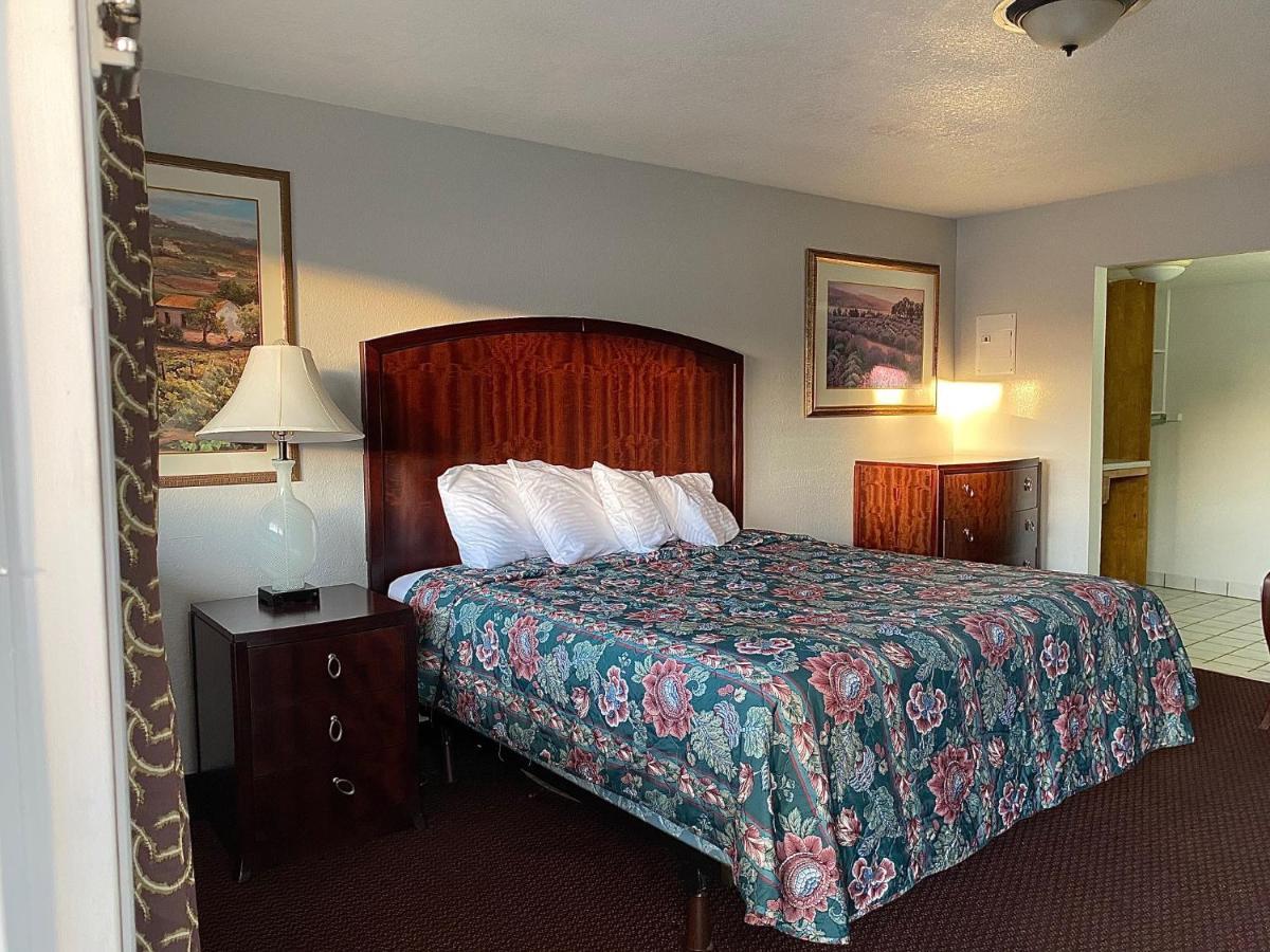 Travelodge By Wyndham Farmington Hwy 64 Esterno foto