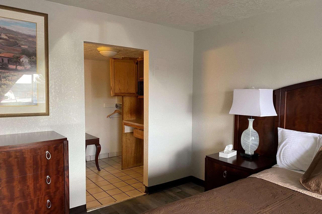 Travelodge By Wyndham Farmington Hwy 64 Esterno foto